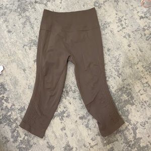Lululemon cropped leggings!